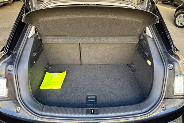 Audi A1 25-LR-10-6