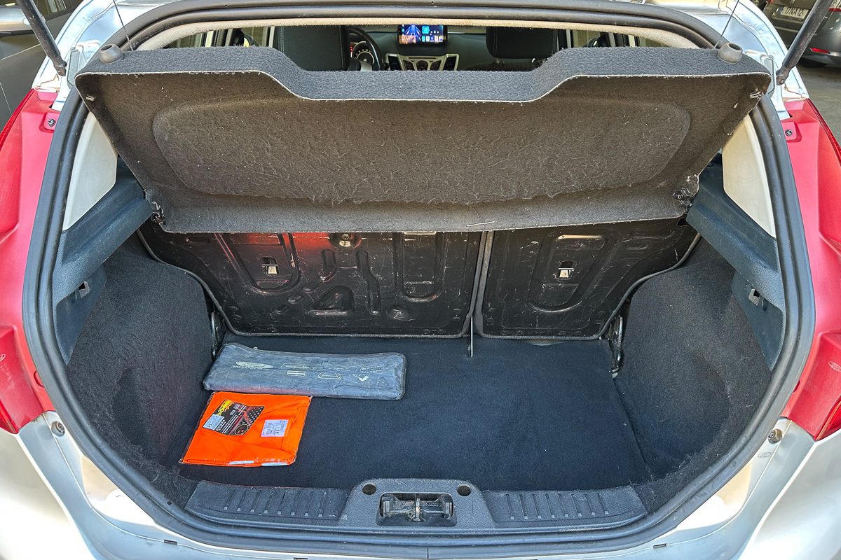 FORD FIESTA 20-JP-56-26