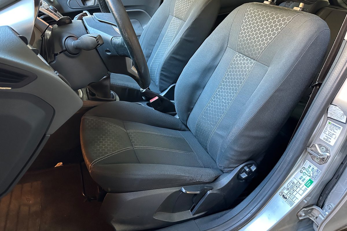 FORD FIESTA 20-JP-56-33