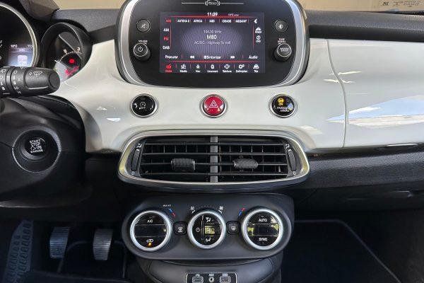 Fiat 500 x 84-UM-60-17