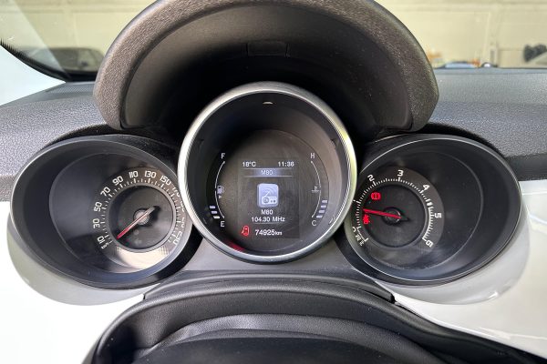 Fiat 500 x 84-UM-60-26