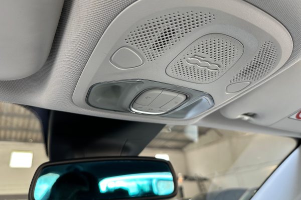Fiat 500 x 84-UM-60-29
