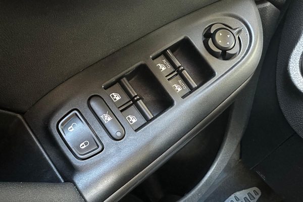 Fiat 500 x 84-UM-60-30