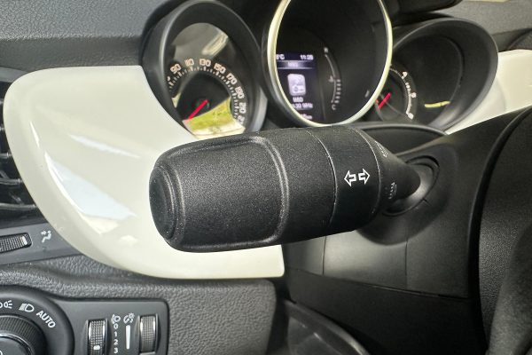 Fiat 500 x 84-UM-60-31