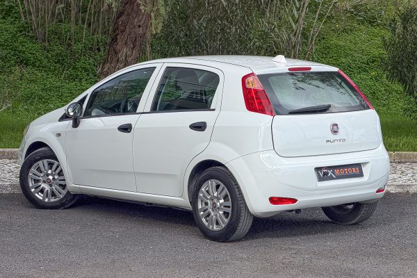 Fiat Punto-12