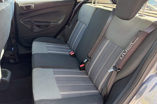 Ford Fiesta 04-IX-01-2