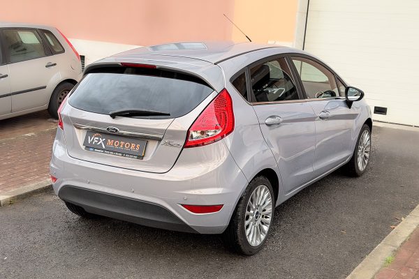 Ford Fiesta-12
