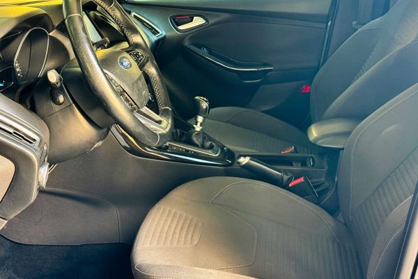 Ford Focus 34-PQ-87-7