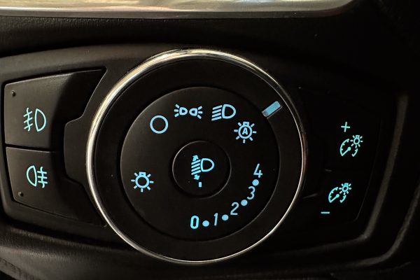 Ford Focus 71-OT-75-8