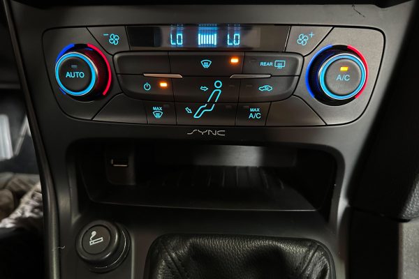 Ford Focus 71QB86-17