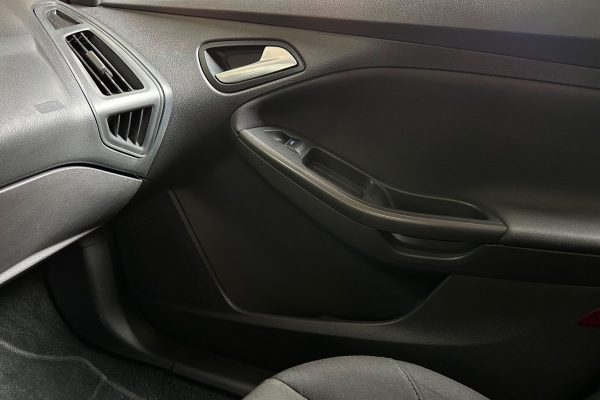 Ford Focus 71QB86-21