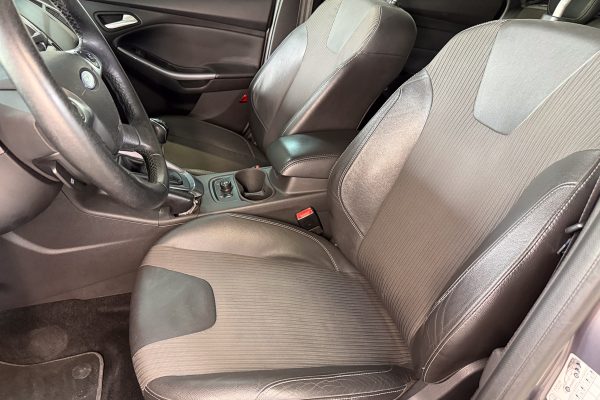 Ford Focus 87-OC-02-10