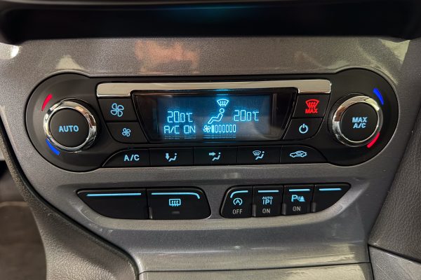 Ford Focus 87-OC-02-20