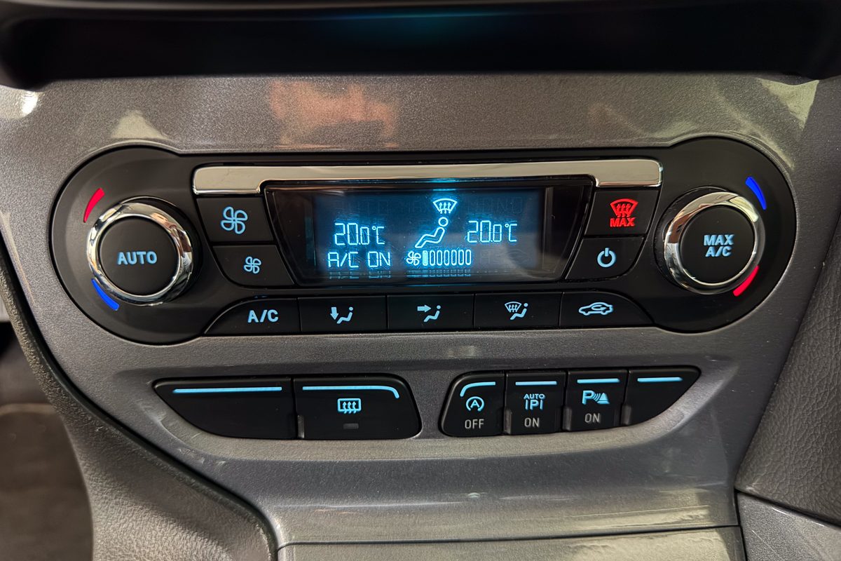 Ford Focus 87-OC-02-20