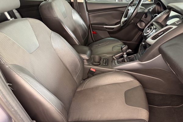 Ford Focus 87-OC-02-7