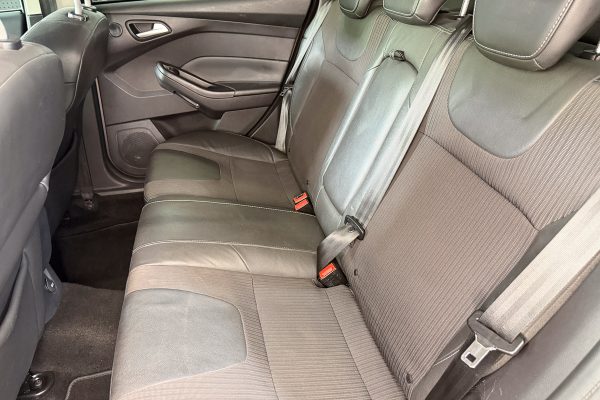 Ford Focus 87-OC-02-9