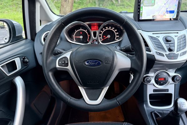 Ford fiesta 47-MM-37-14