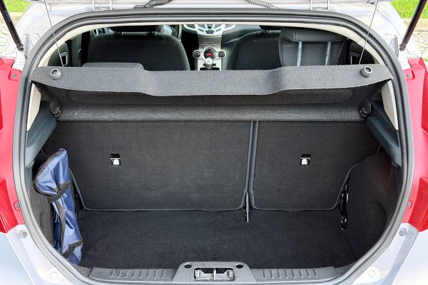 Ford fiesta 47-MM-37-2