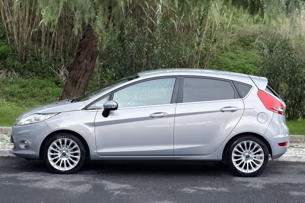 Ford fiesta 47-MM-37-26