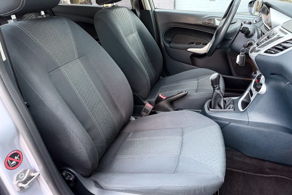 Ford fiesta 47-MM-37-7