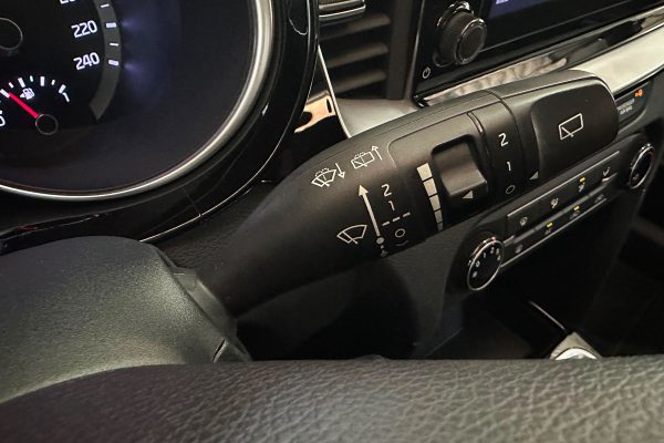 KIA CEED AX-25-XH-10