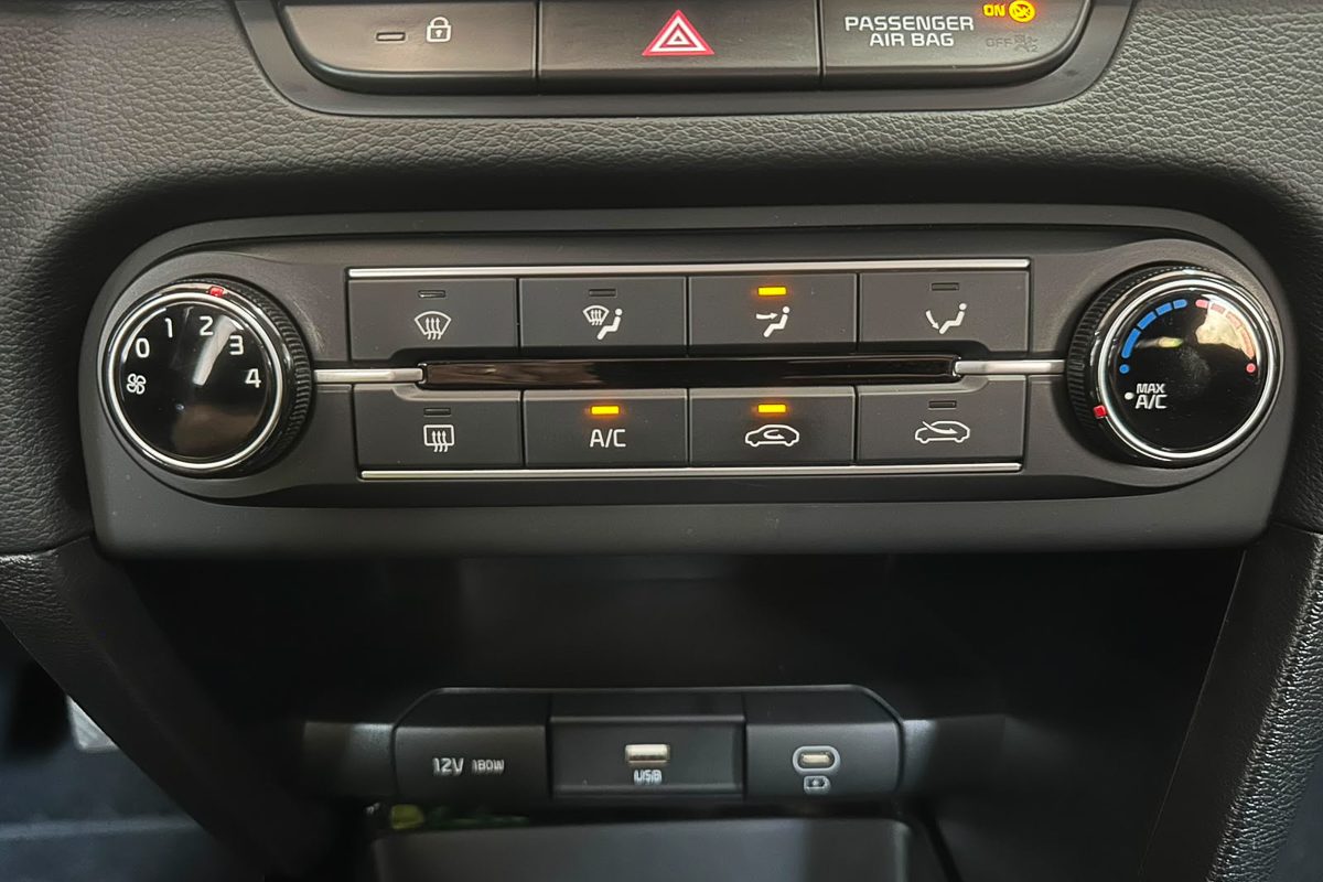 KIA CEED AX-25-XH-11