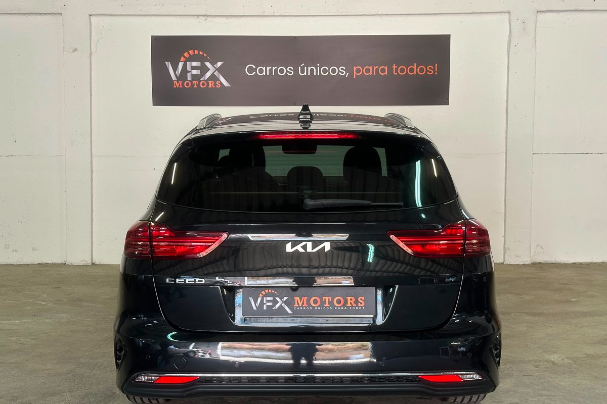 KIA CEED AX-25-XH-17