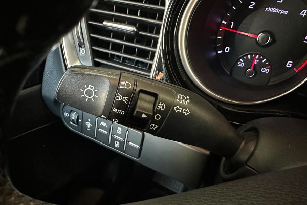 KIA CEED AX-25-XH-36