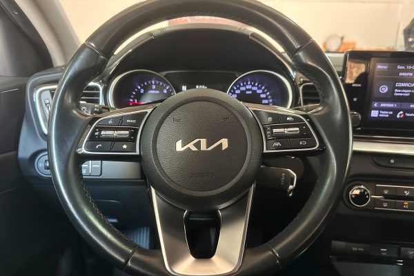 KIA CEED AX-25-XH-7