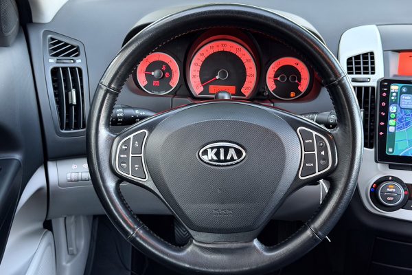 Kia Ceed-12