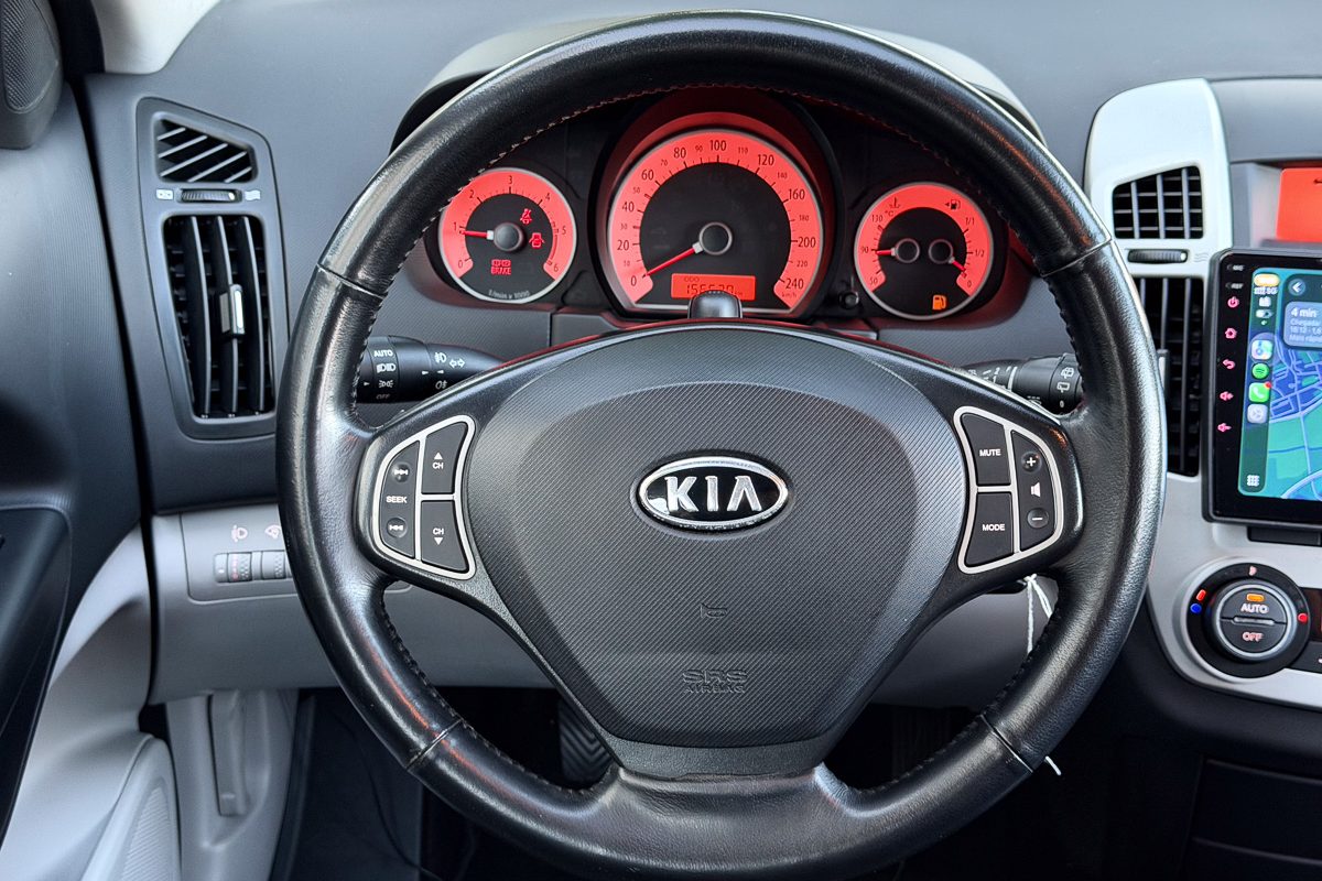 Kia Ceed-12