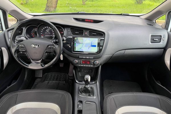 Kia Ceed-16