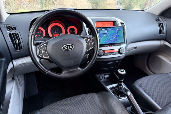 Kia Ceed-18