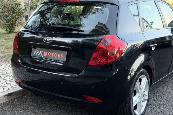 Kia Ceed-24