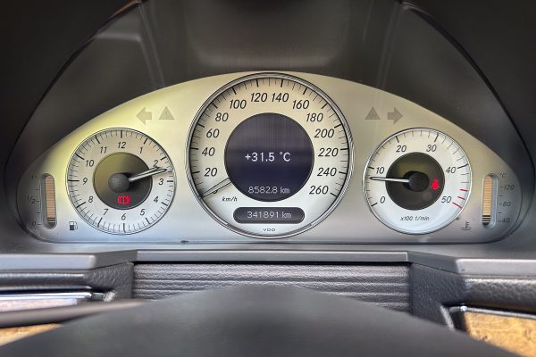 Mercedes E220 44-EU-98-11