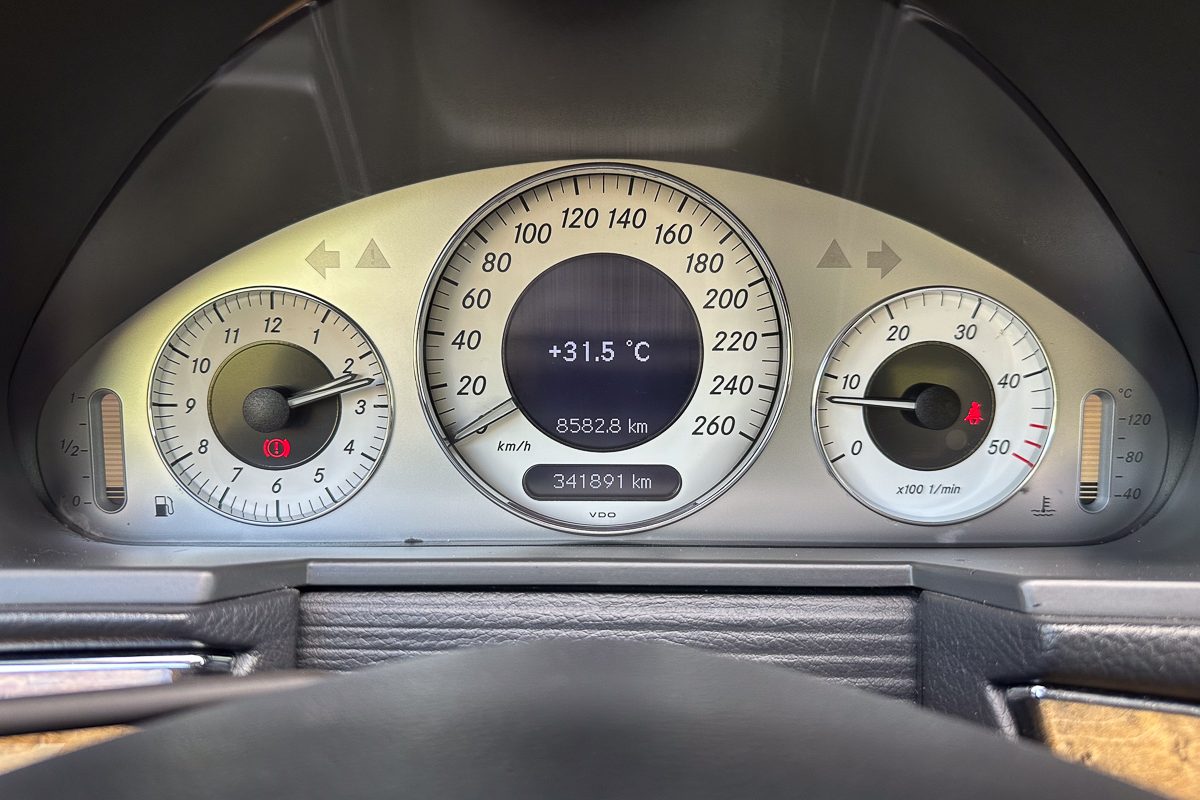 Mercedes E220 44-EU-98-11