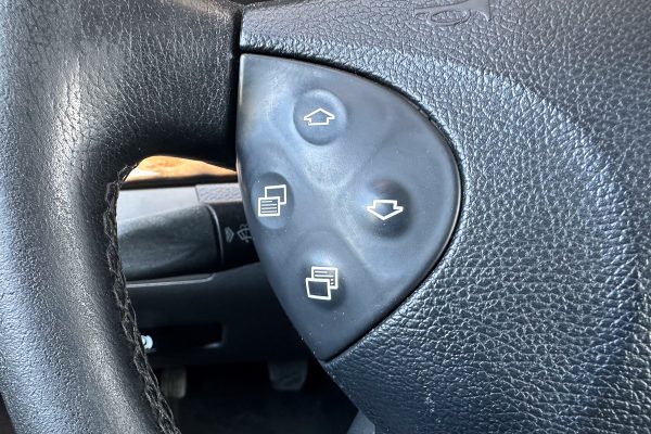 Mercedes E220 44-EU-98-4