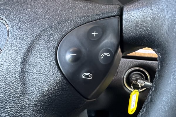 Mercedes E220 44-EU-98-5