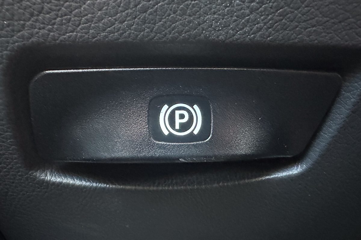 Mercedes E220 44-EU-98-9