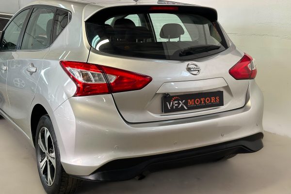 Nissan Pulsar 76-RB-51-11