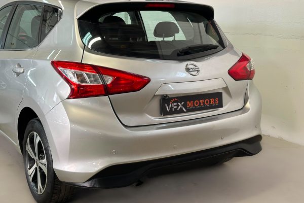 Nissan Pulsar 76-RB-51-17