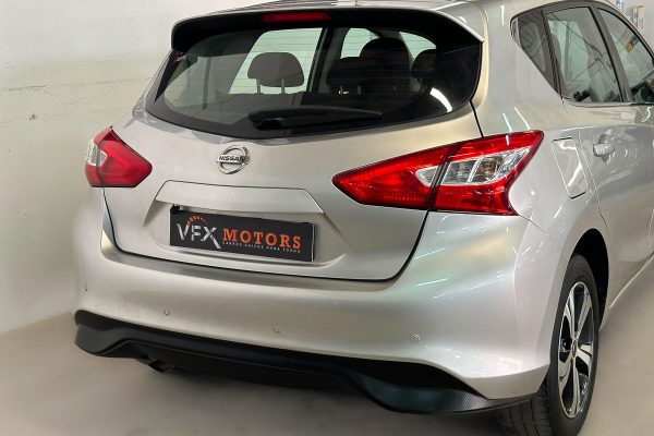 Nissan Pulsar 76-RB-51