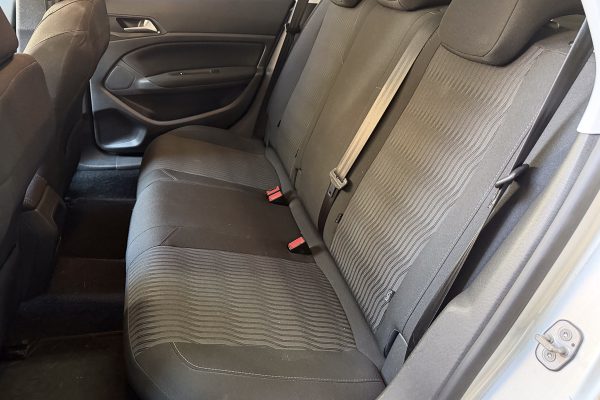 Opel Corsa 65-UB-27-17