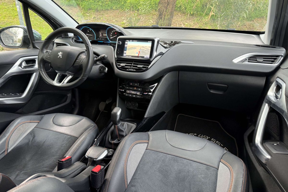 PEUGEOT 2008-13