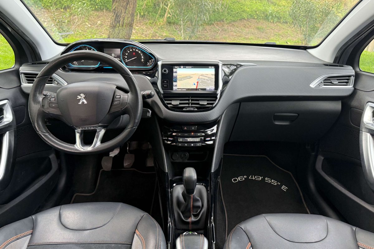 PEUGEOT 2008-7