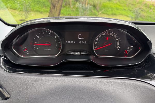 PEUGEOT 208 29-QC-38