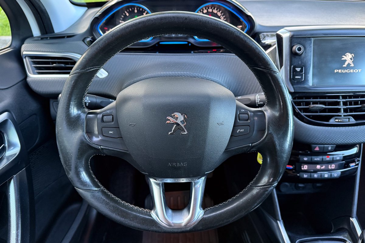 PEugeot 2008-19
