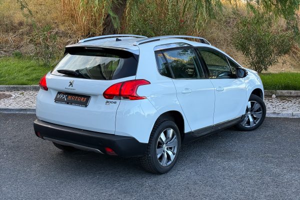 PEugeot 2008-23
