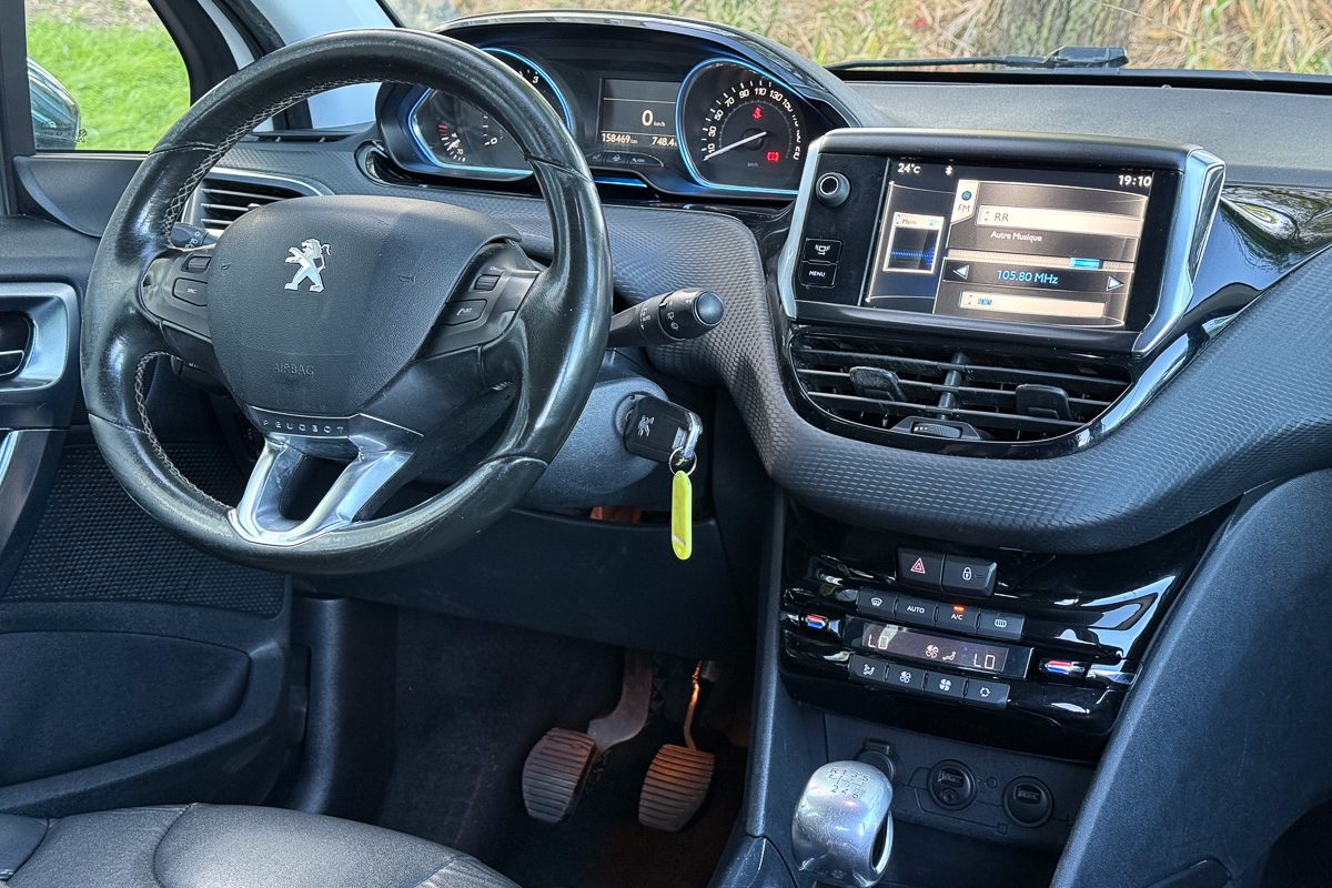 PEugeot 2008-9