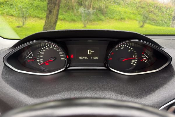 PEugeot 308 sw 39-RM-52